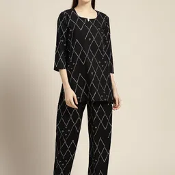 MBeautiful Women Black & White Printed Organic Cotton Night suit-image-11