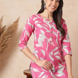 JANAKDULARI CREATION Women Abstract Printed Round Neck Cotton A-Line Longline Top-picture-21
