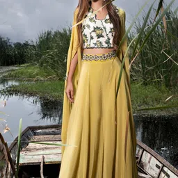Sejal Kamdar Embellished Crop Top With Flared Palazzos Co-Ords-image-5