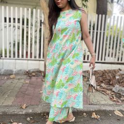 DIVASTRI Women Printed Regular Kurta with Palazzos-image-49