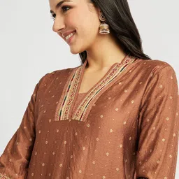 Span Floral Printed Silk V-Neck Straight Kurta-27