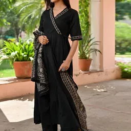 HETVI CREATION Women Solid Kurta with Trouser & Dupatta image 3