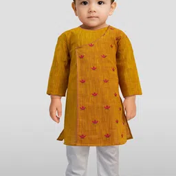 VASTRAMAY Boys Ethnic Motifs Embroidered Angrakha Pure Cotton Kurta with Pyjamas-picture-2