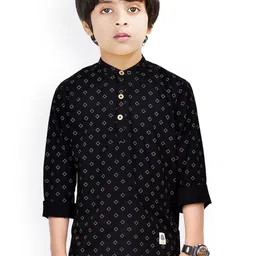 MADE IN THE SHADE Boys Geometric Printed Band Collar Straight Pure Cotton Kurta-image-4