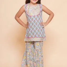 Bitiya by Bhama Girls Ethnic Motifs Printed Regular Gotta Patti Pure Cotton Kurta with Sharara-picture-10
