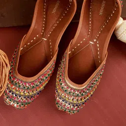 Anouk Women Embellished Stone Work Ethnic Mojaris With Embroidered Flats-image-18