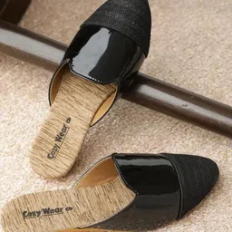 Cozy Wear Men Black Flip Flops-picture-6