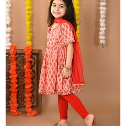Kinder Kids Cotton Half Sleeves Floral Motif Printed Kurta With Leggings & Dupatta - Peach & Red image 5
