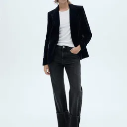 MANGO Peaked Lapel Velvet Single-Breasted Blazer-image-97
