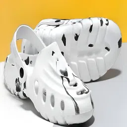 KNIEVL Men Printed Clogs-37