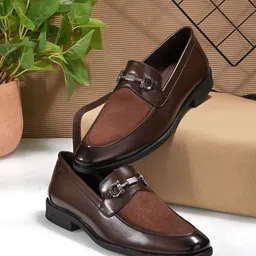 INVICTUS Men Solid Textured Formal Loafers-image-18