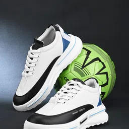 AMICO Men Colourblocked Sneakers-picture-9