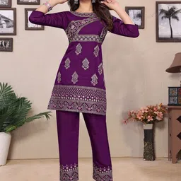 NANDKASHI Floral Embroidered Straight Sequinned Kurta With Palazzos-picture-11