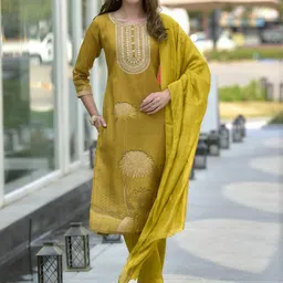 ZIRVI Women Floral Printed Regular Kurta with Trousers & With Dupatta-22