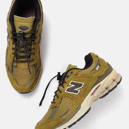 New Balance Men Woven Design 2002 Running Shoes-image-57
