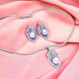 Rihi by P.C. Chandra Jewellers 925 Silver Leaf Chain Pendant & Earrings Set-image-83