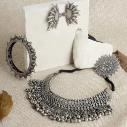 Teejh Avanti Oxidised Silver Jewellery Gift Set-image-10