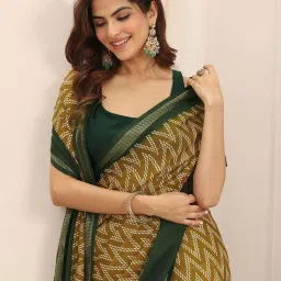 Libas Mustard Chevron Pattern Saree with Unstitched Blouse image 4