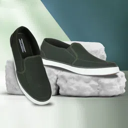 Mast & Harbour Men Colourblocked Slip-On Sneakers-40