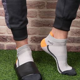 One8 Pack Of 5 Assorted Ankle Length Socks image 5