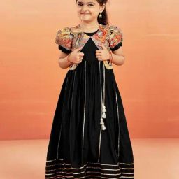 VASTRAMAY Girls Black Anarkali & Jacket Set-image-109