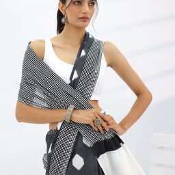 Libas Abstract Printed Saree image 5