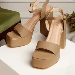 VALIOSAA Block Sandals-picture-49