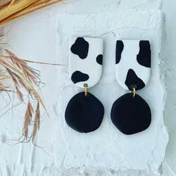 VMA PLAY FASHION Geometric Shaped Drop Earrings-picture-32
