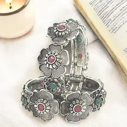 FEMMIBELLA Set Of 2 Silver-Plated Oxidised Stone Studded Cuff Bangles-16