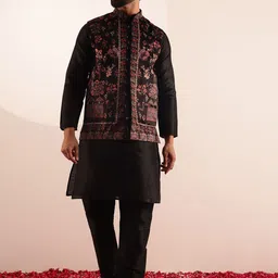 SOJANYA Men Floral Embroidered Kurta with Pyjama-49
