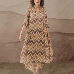 KALINI Women Printed Regular Kurta with Palazzos-31