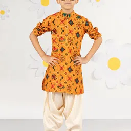 VASTRAMAY Boys Ikat Printed Mandarin Collar Regular Kurta with Patiala-image-37