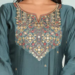 SUAAC Ethnic Motifs Embroidered Thread Work Straight Kurta with Trouser & Dupatta image 5