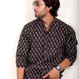 The Kurta Studio Men Quirky Thread Work Kurtas-picture-12
