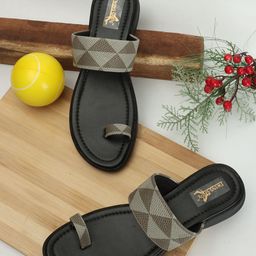 TWINSSHOE Women Printed Grey Casual One Toe Flats-5