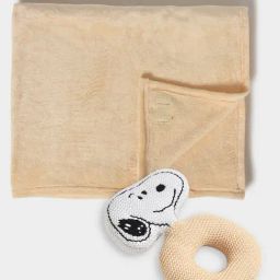 MiArcus Baby New Born Essentials Gift Set Hamper Including Blanket Snoopy Rattle Toy-image-86