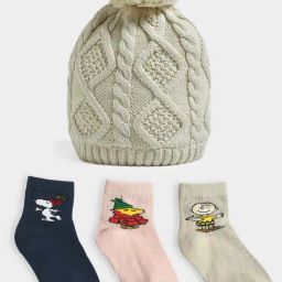 MiArcus Baby New Born Essentials Gift Set Hamper Including Cap & Socks-image-47