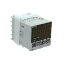 Omron 100 - 240 VAC Temperature Control Relay E5CWL-R1P AC100-240-27