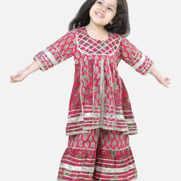 BownBee Pure Cotton Three Fourth Sleeves  Floral And Leaf Motif Printed Kurta With Sharara    - Pink-image-11