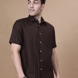 Hence Men Vertical Striped Spread Collar Cotton Casual Shirt-picture-6