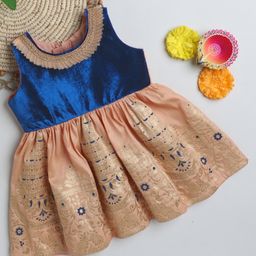 Many frocks & Sleeveless Paisley Foil Printed Lace Embellished Ethnic Dress - Bue & Peach-image-82