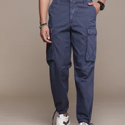 The Roadster Lifestyle Co. Men Checked Relaxed Fit Cargo Trousers-image-37