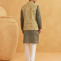 SOJANYA Men Regular Thread Work Kurta with Churidar image 5