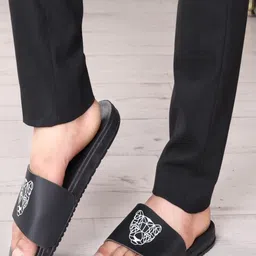 tzen Men Black Flip Flops-40
