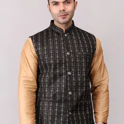 Voniry Embroidered Nehru Jacket-38