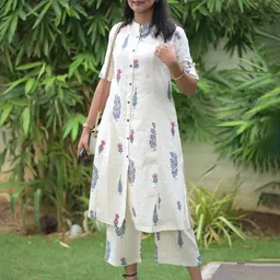 KALINI Women Floral Printed Straight Kurta With Trousers-picture-27