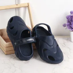 Smoothlite Men Self Design Rubber Clogs-23