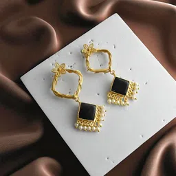 TISHUL JEWELS Gold-Plated Artificial Stones & Beaded Diamond Shaped Drop Earrings-image-77