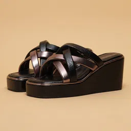 ERIDANI Textured Wedge Sandals-8