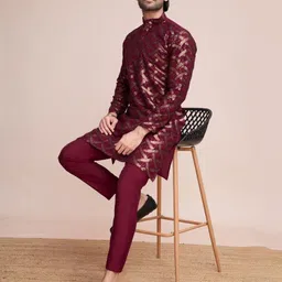 ODETTE Men Geometric Embroidered Sequinned Straight Kurta-picture-52